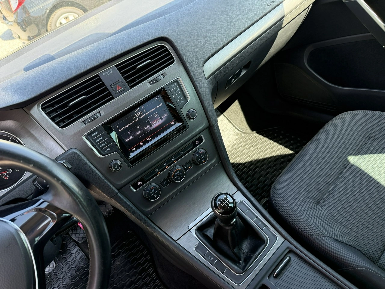 Volkswagen Golf - Zdjęcie 17