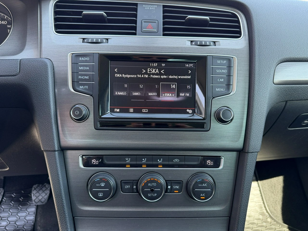 Volkswagen Golf - Zdjęcie 18