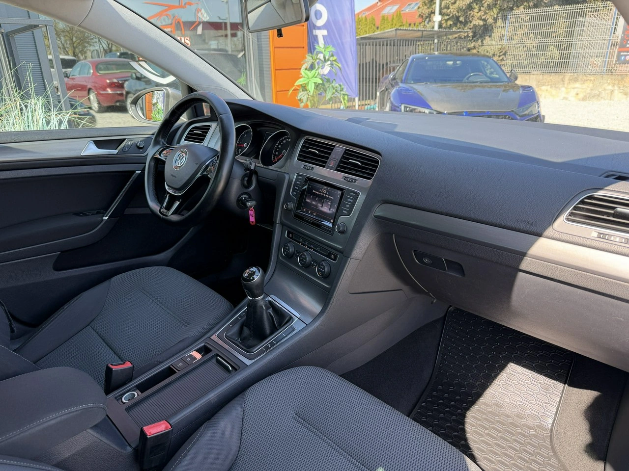 Volkswagen Golf - Zdjęcie 25