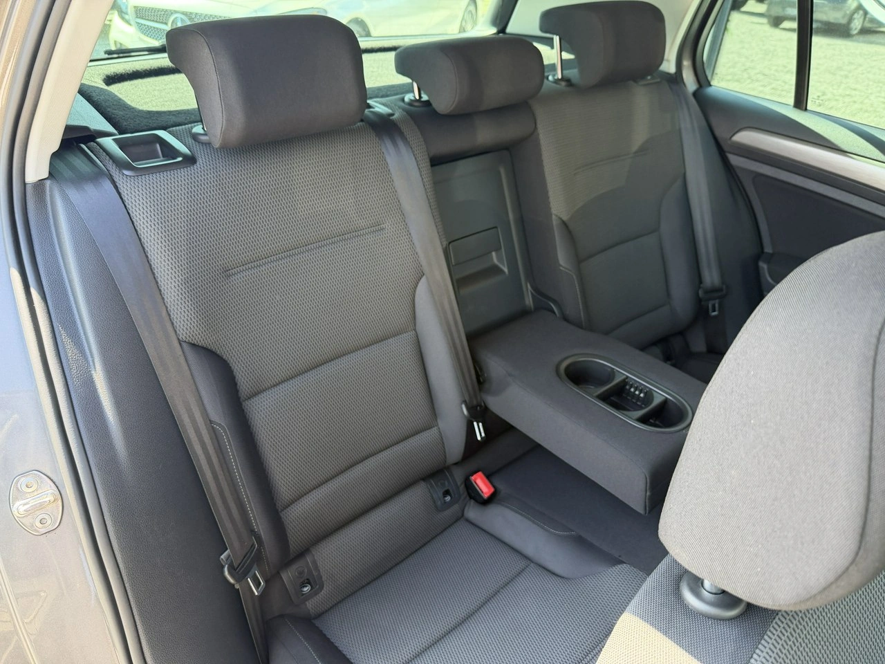 Volkswagen Golf - Zdjęcie 28