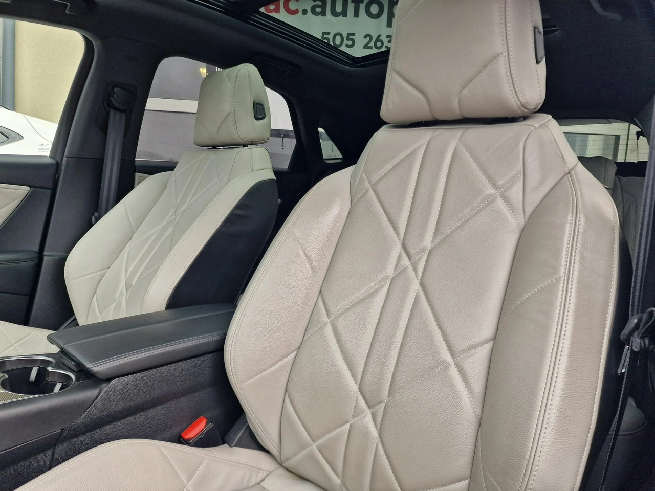 DS Automobiles DS 7 Crossback - Zdjęcie 19