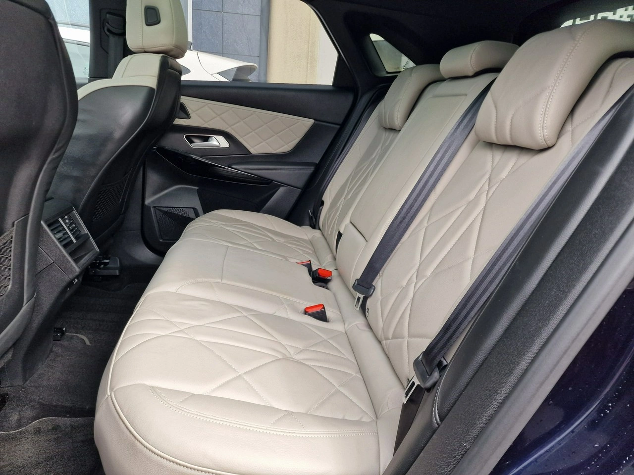 DS Automobiles DS 7 Crossback - Zdjęcie 22