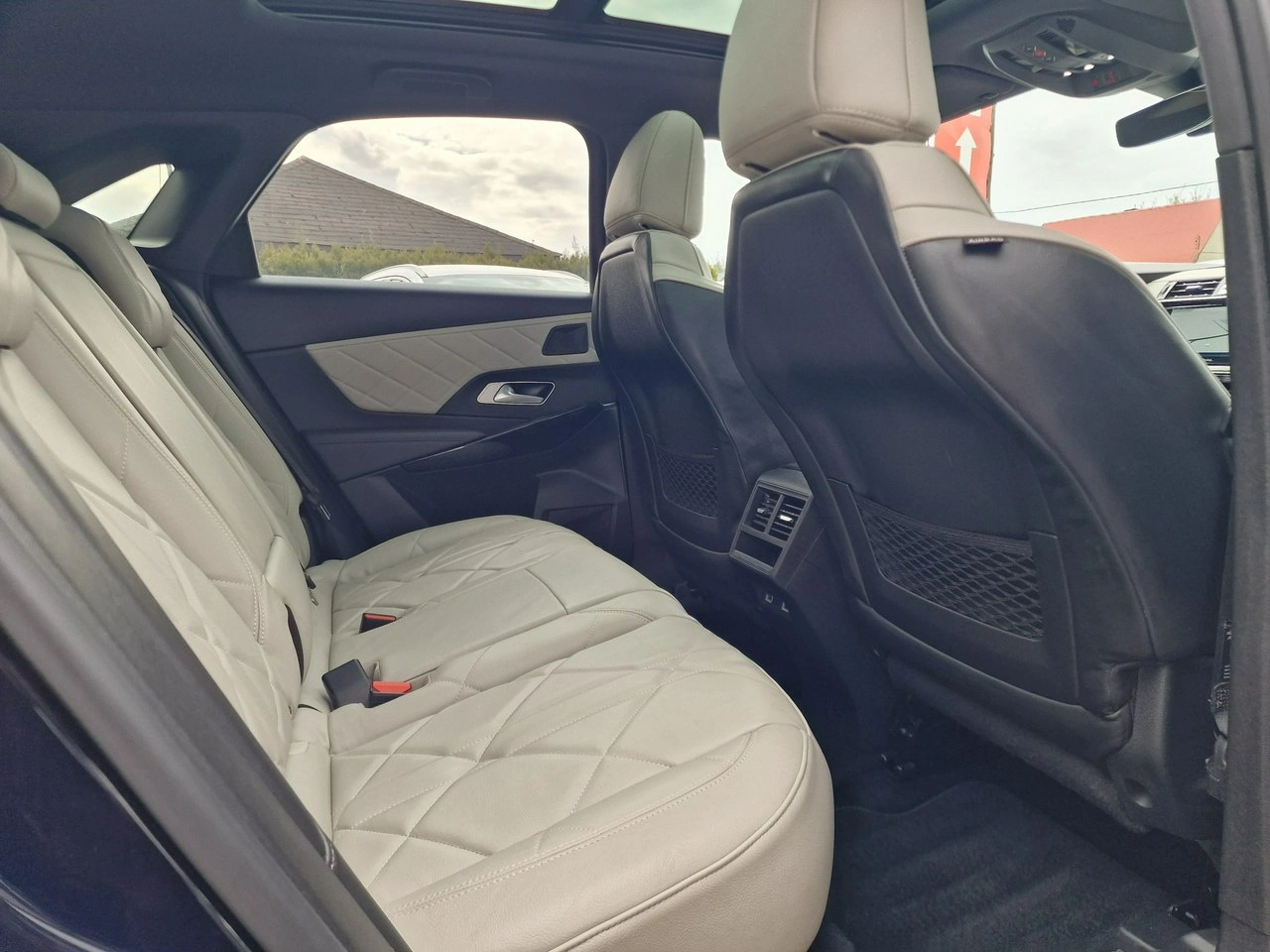 DS Automobiles DS 7 Crossback - Zdjęcie 25