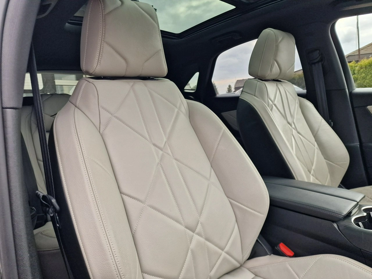 DS Automobiles DS 7 Crossback - Zdjęcie 26