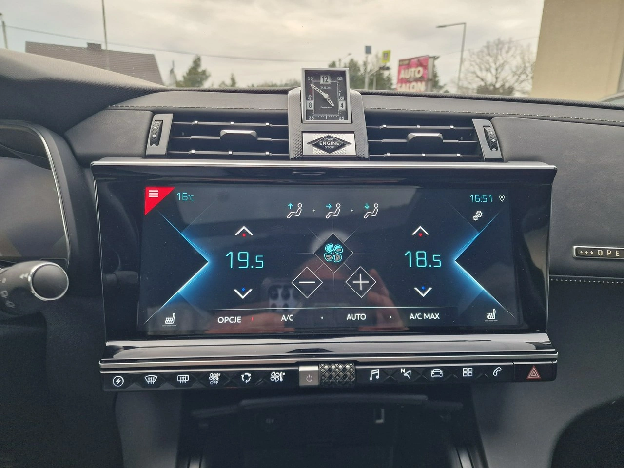 DS Automobiles DS 7 Crossback - Zdjęcie 31