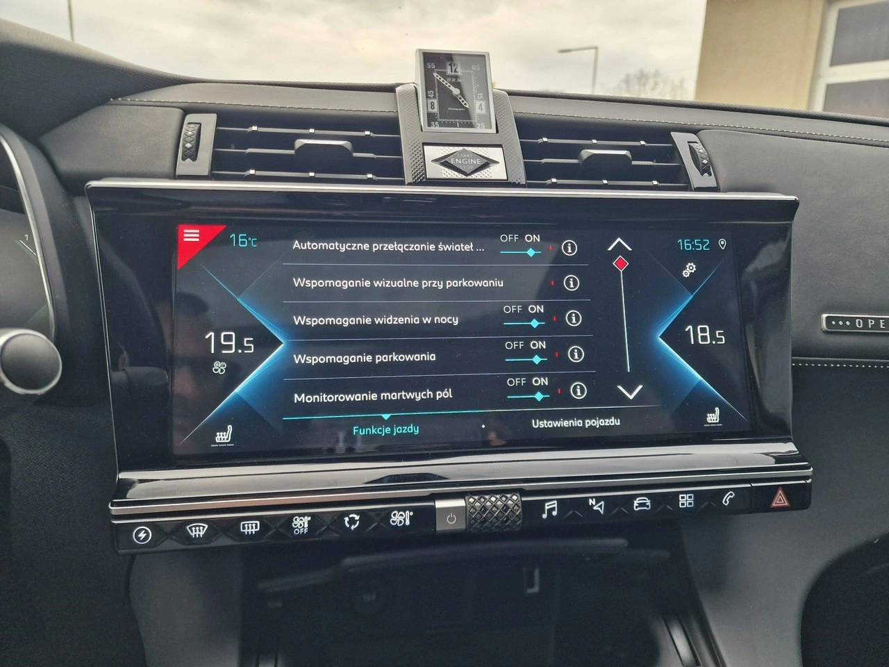 DS Automobiles DS 7 Crossback - Zdjęcie 33