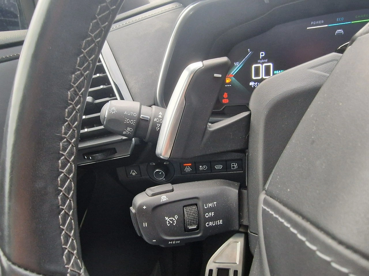 DS Automobiles DS 7 Crossback - Zdjęcie 37