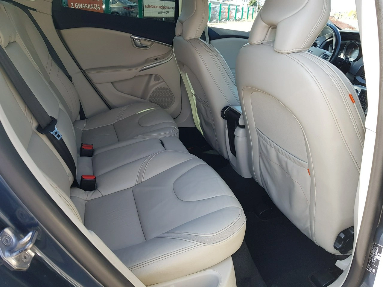 Volvo V40 - Zdjęcie 14