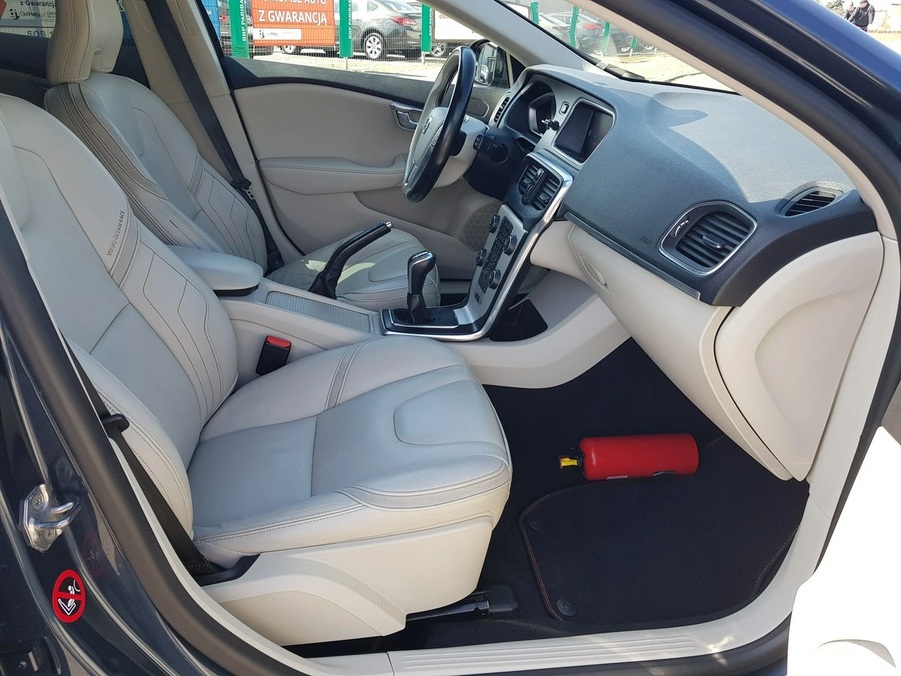 Volvo V40 - Zdjęcie 16