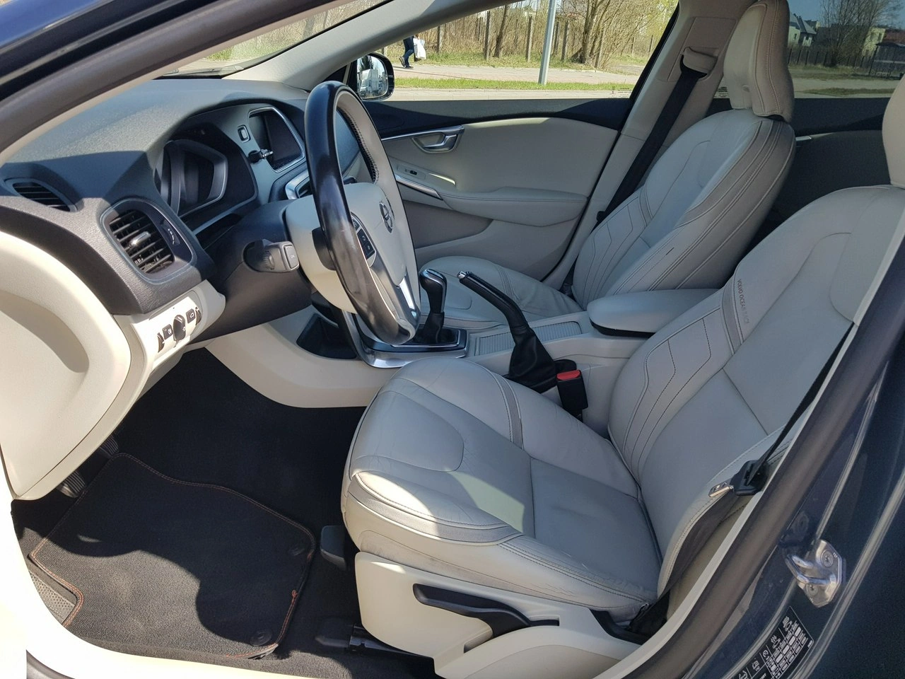 Volvo V40 - Zdjęcie 8