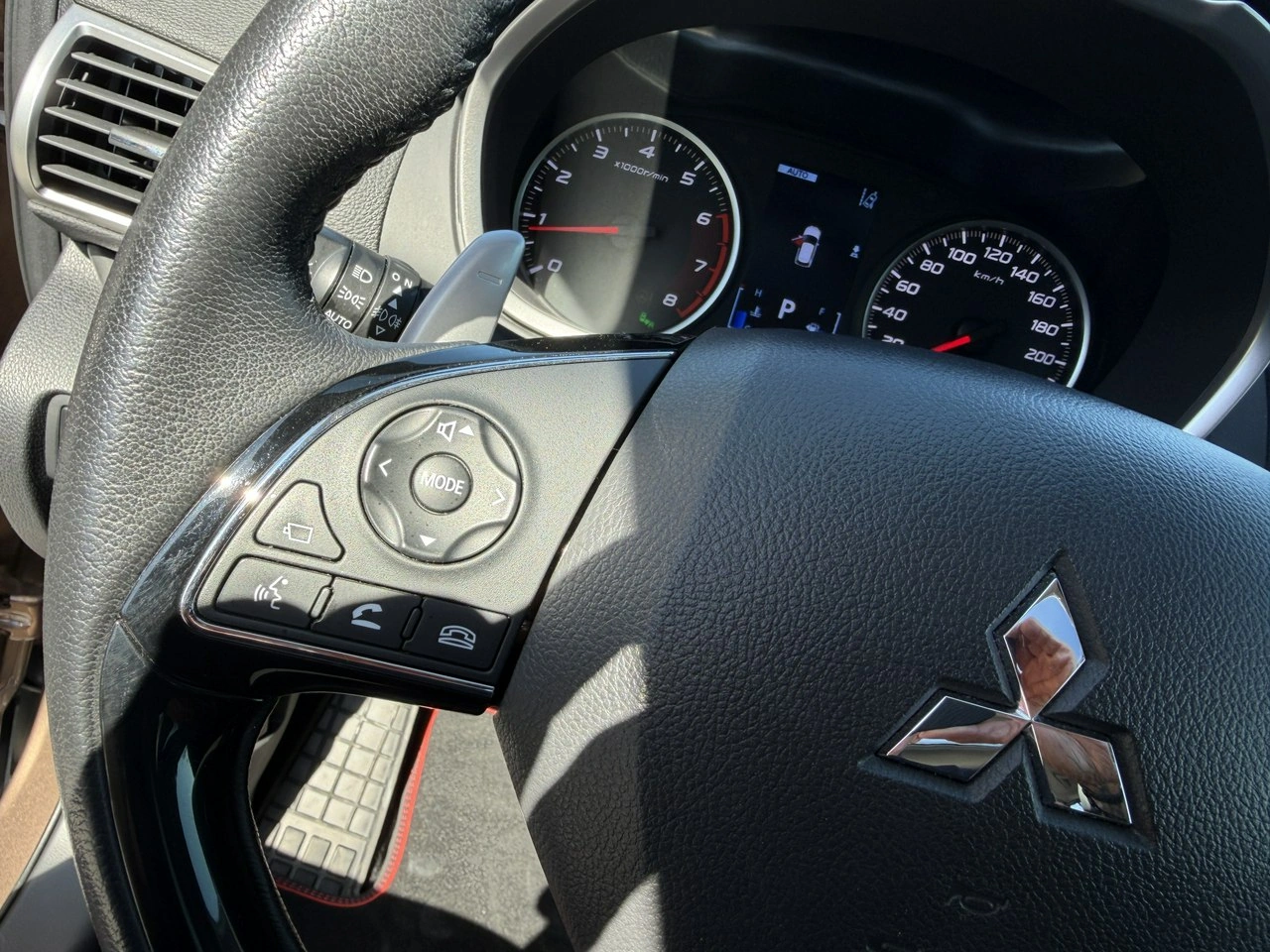 Mitsubishi Eclipse Cross - Zdjęcie 16