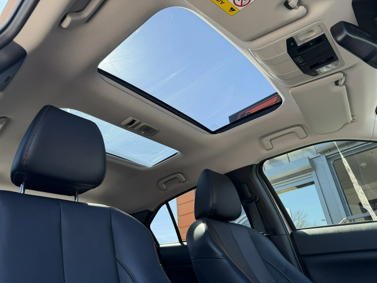 Mitsubishi Eclipse Cross - Zdjęcie 28