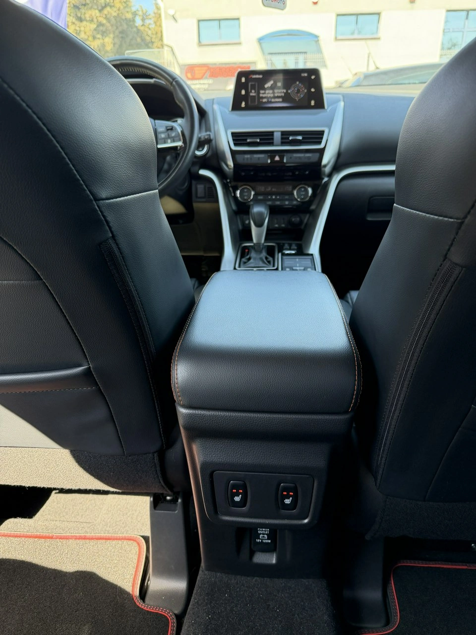 Mitsubishi Eclipse Cross - Zdjęcie 32