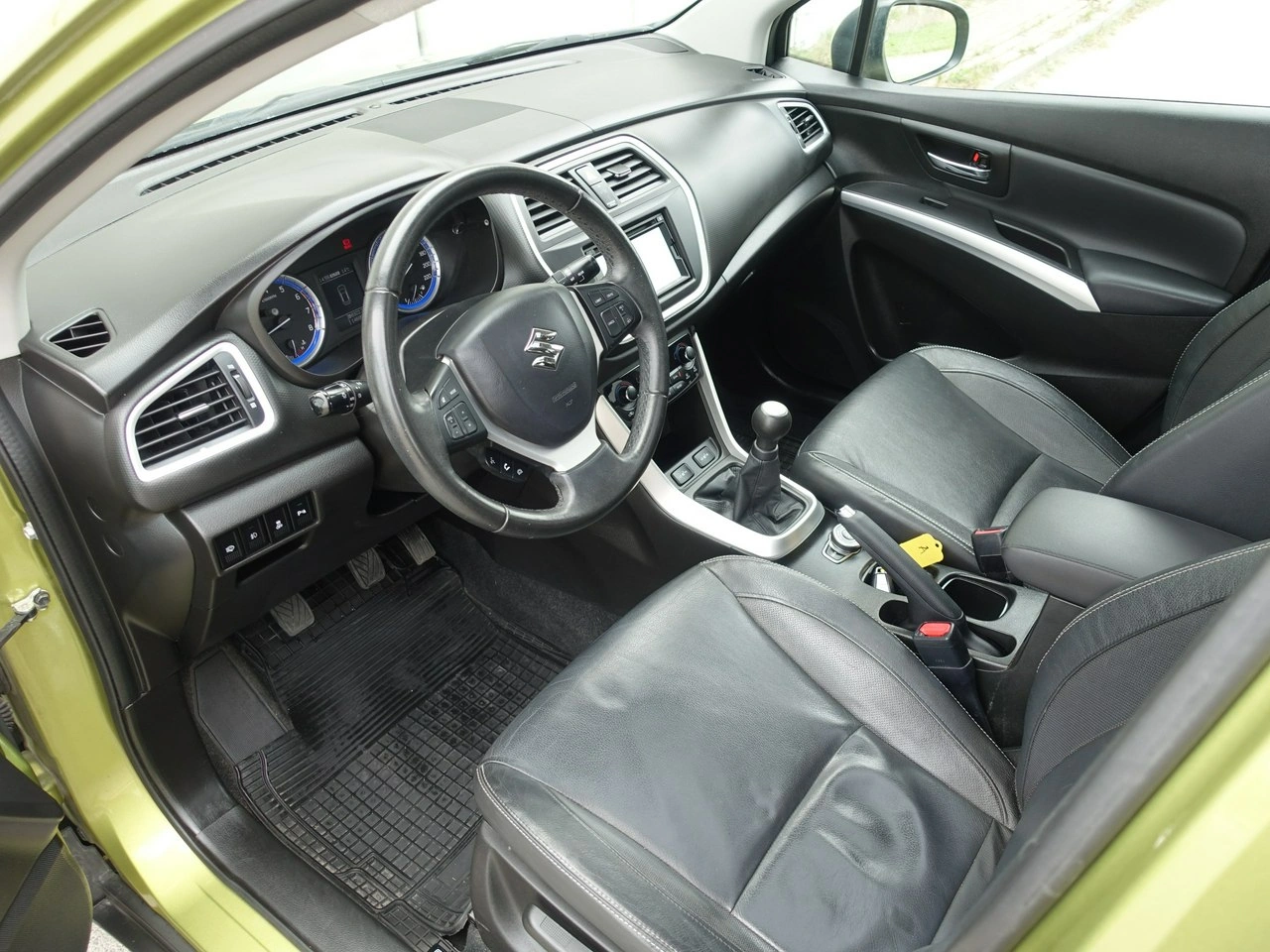 Suzuki SX4 S-Cross - Zdjęcie 12
