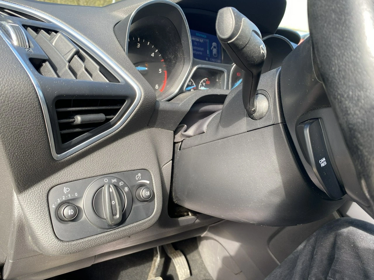 Ford Kuga - Zdjęcie 25