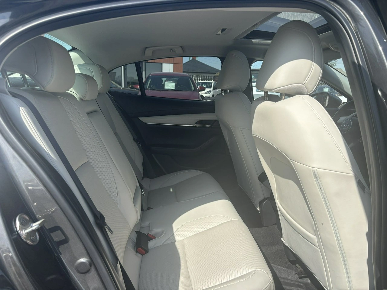 Mazda 3 - Zdjęcie 35