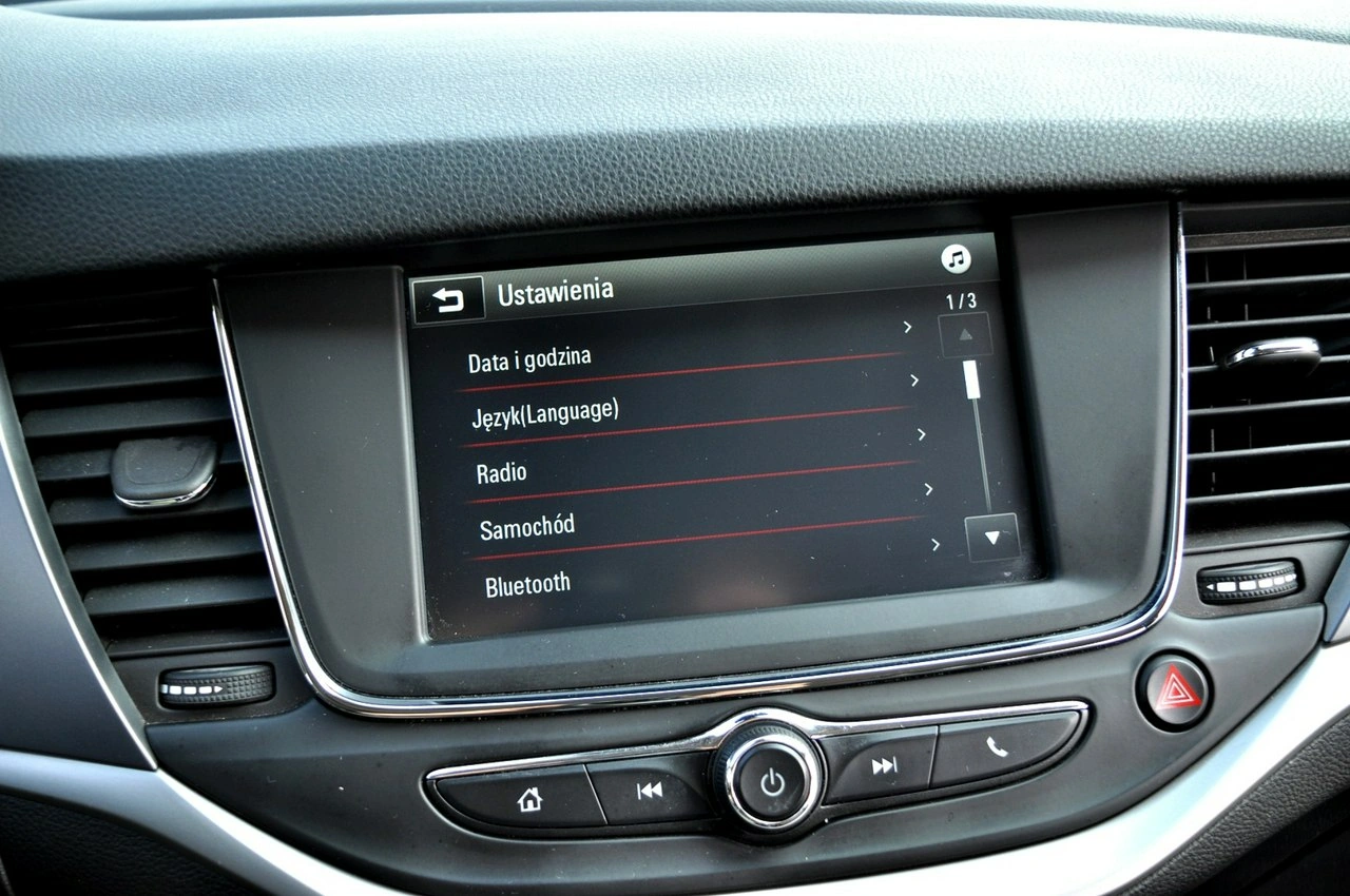 Opel Astra Sports Tourer - Zdjęcie 23