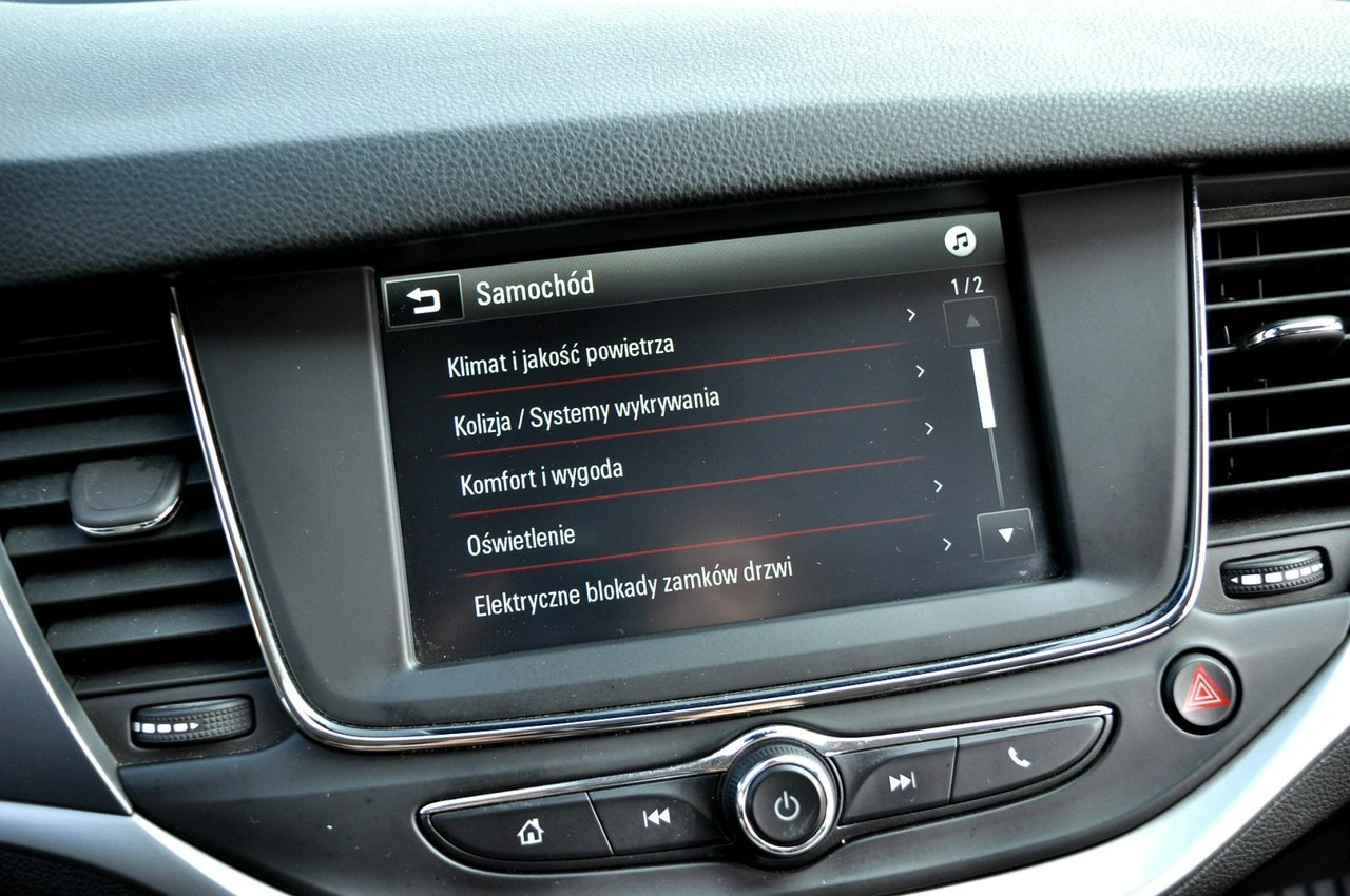 Opel Astra Sports Tourer - Zdjęcie 24