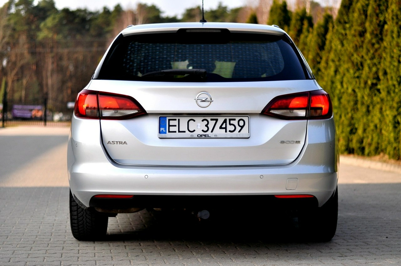 Opel Astra Sports Tourer - Zdjęcie 29