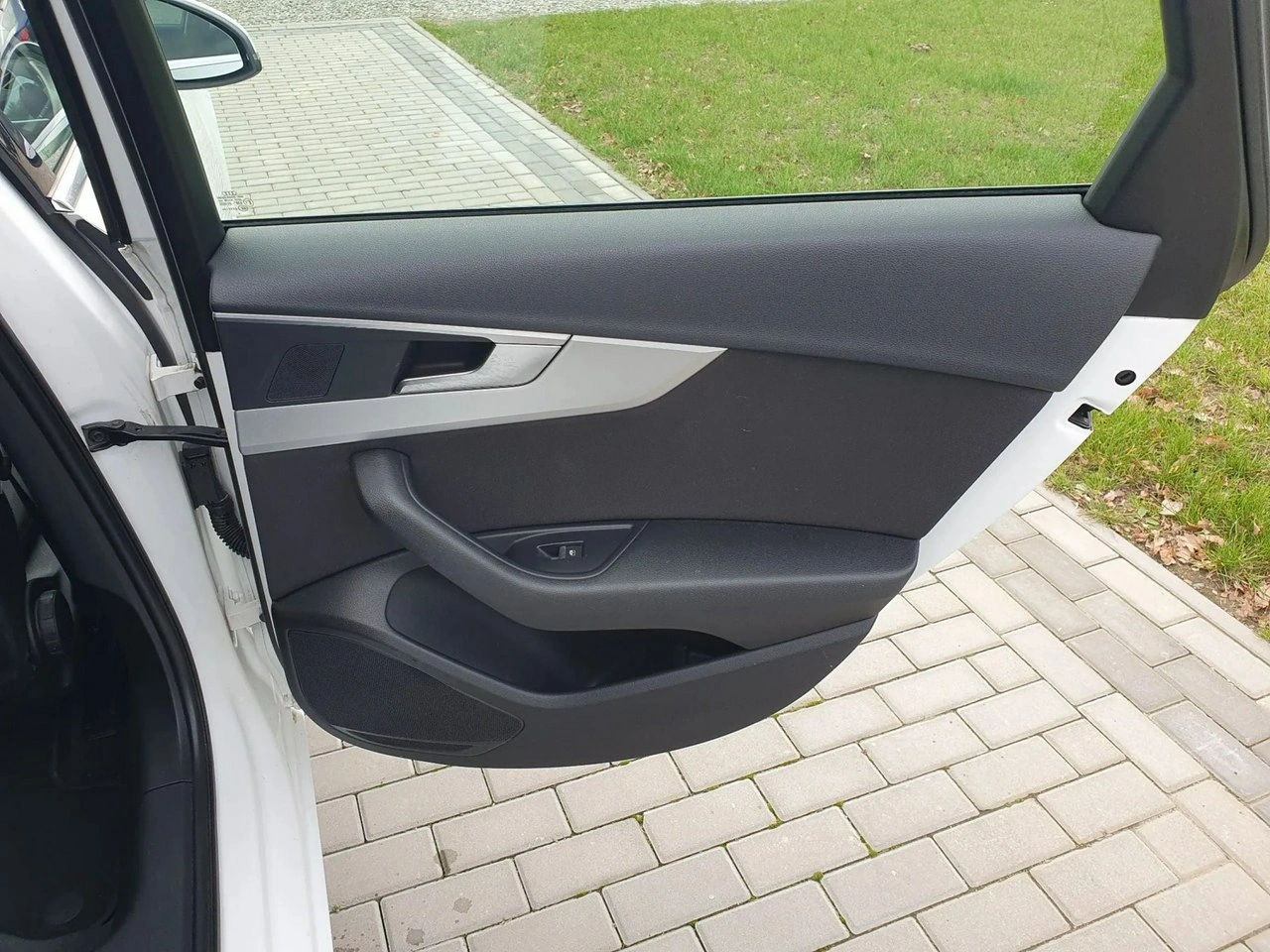 Audi A4 - Zdjęcie 29