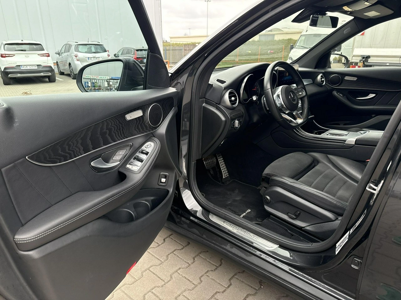 Mercedes GLC 200 - Zdjęcie 9