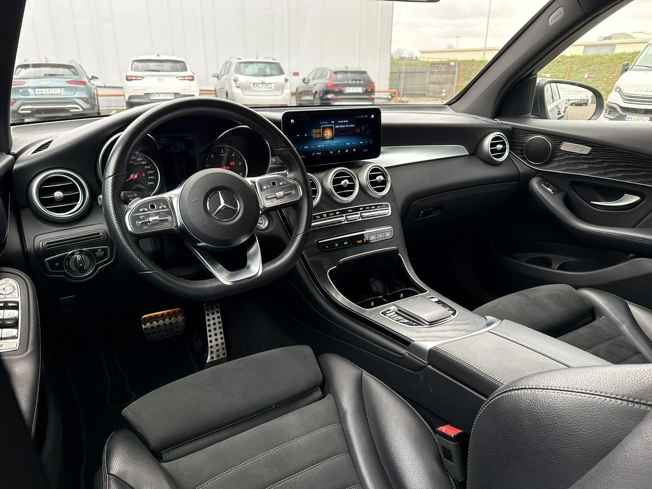 Mercedes GLC 200 - Zdjęcie 12
