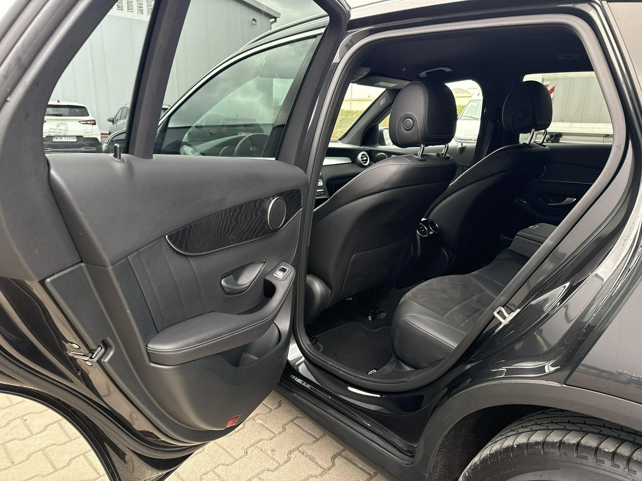 Mercedes GLC 200 - Zdjęcie 13