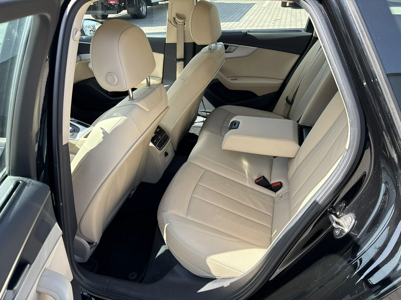 Audi A4 - Zdjęcie 11