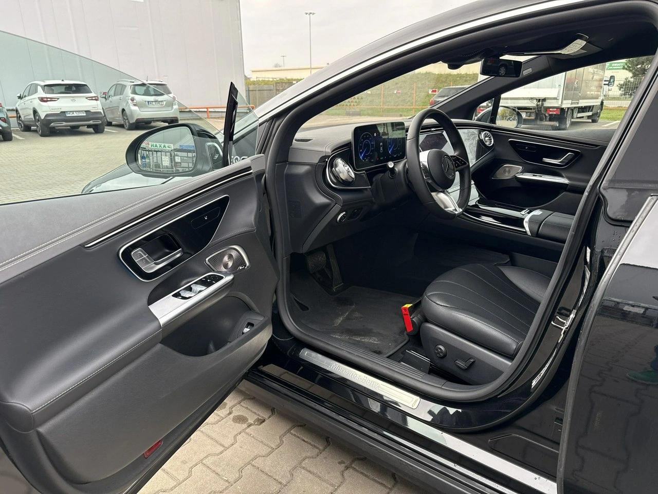 Mercedes EQE - Zdjęcie 9