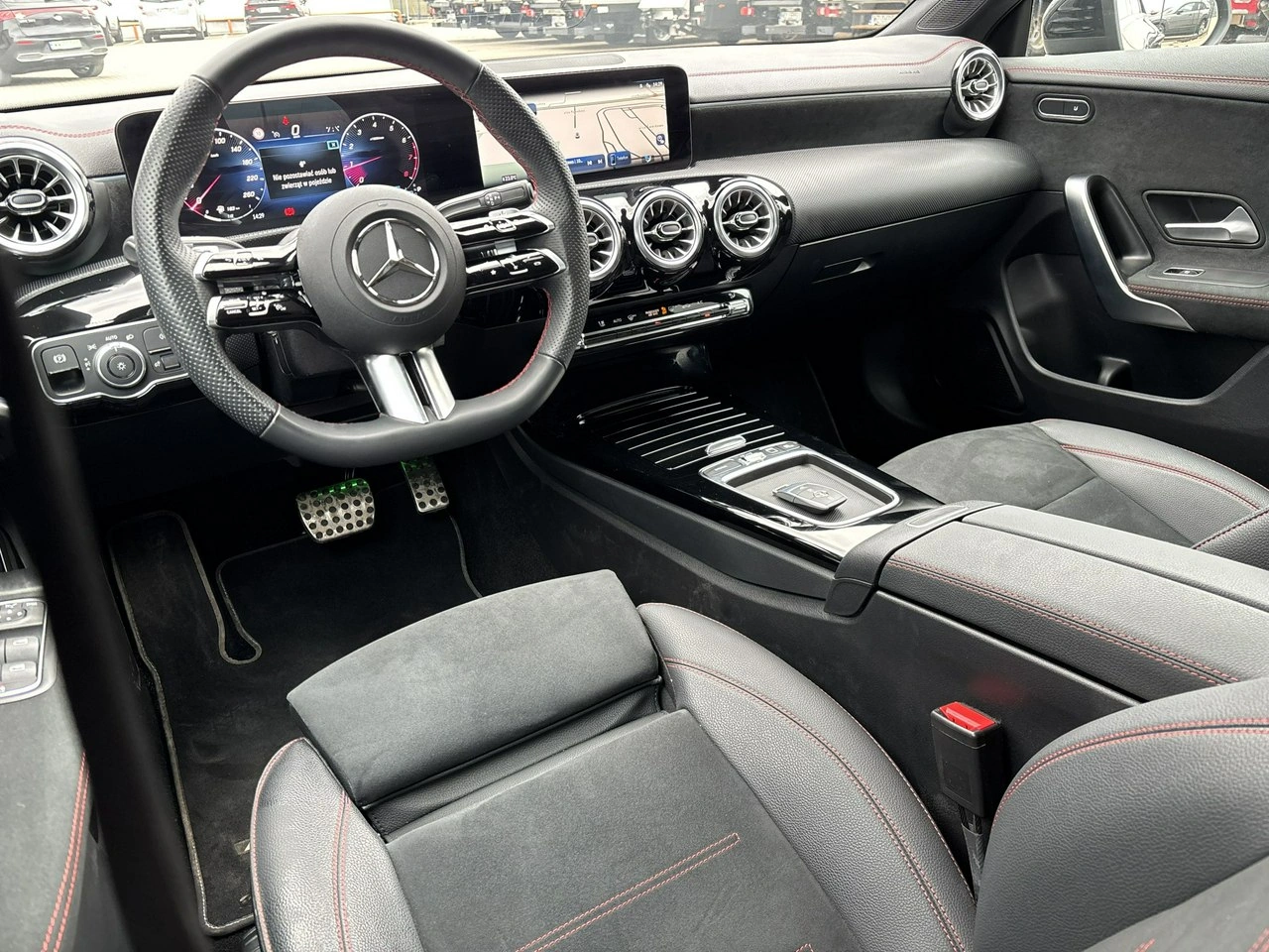 Mercedes CLA 200 - Zdjęcie 12