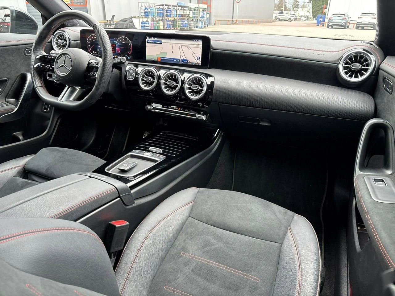 Mercedes CLA 200 - Zdjęcie 18