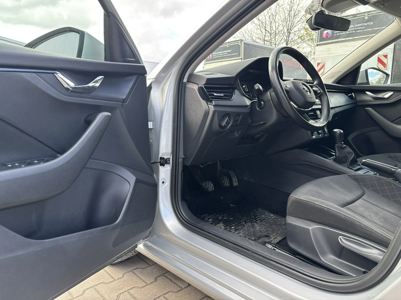 Skoda RAPID - Zdjęcie 9