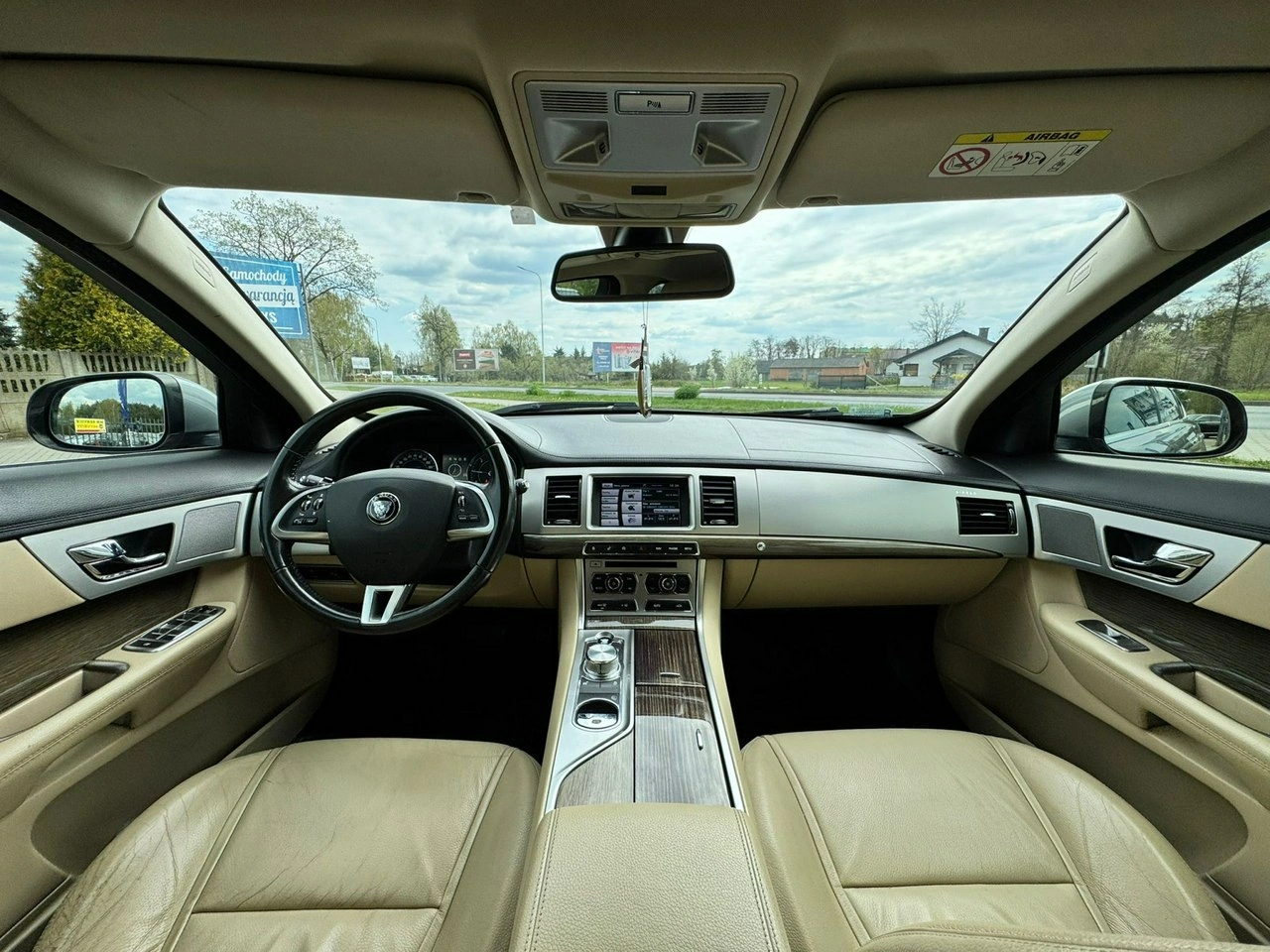 Jaguar XF - Zdjęcie 17