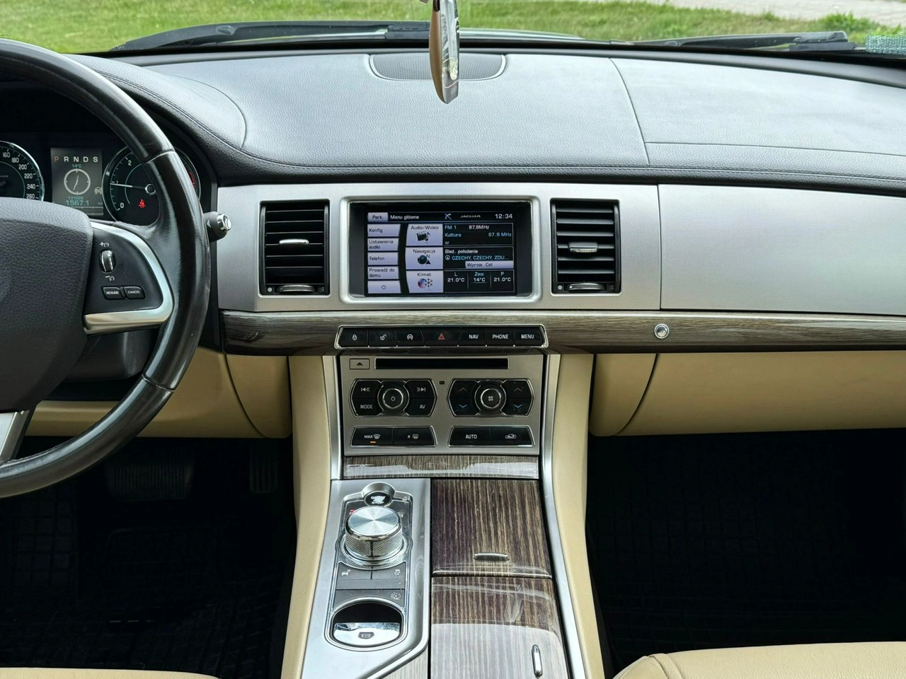 Jaguar XF - Zdjęcie 20