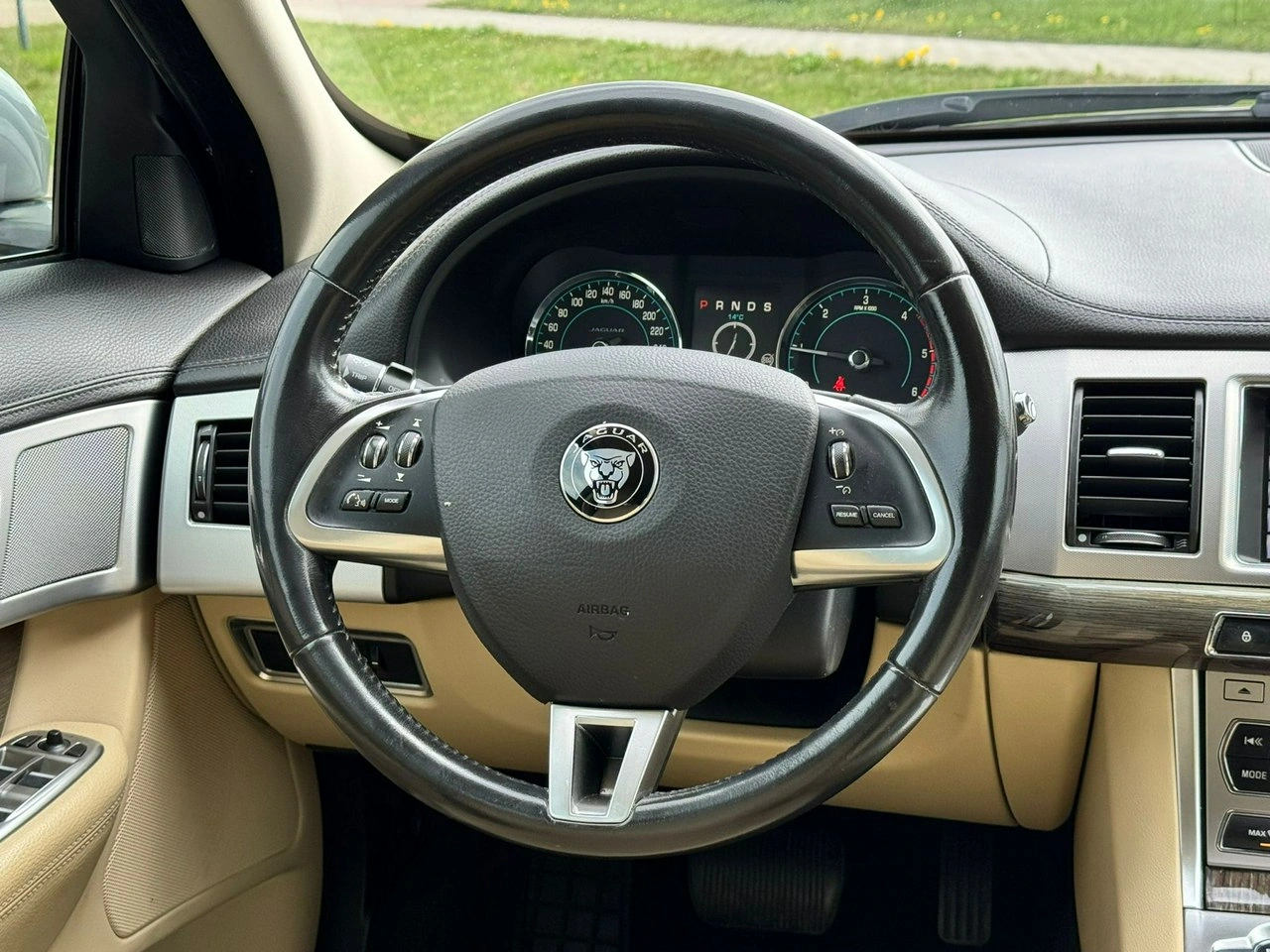 Jaguar XF - Zdjęcie 21