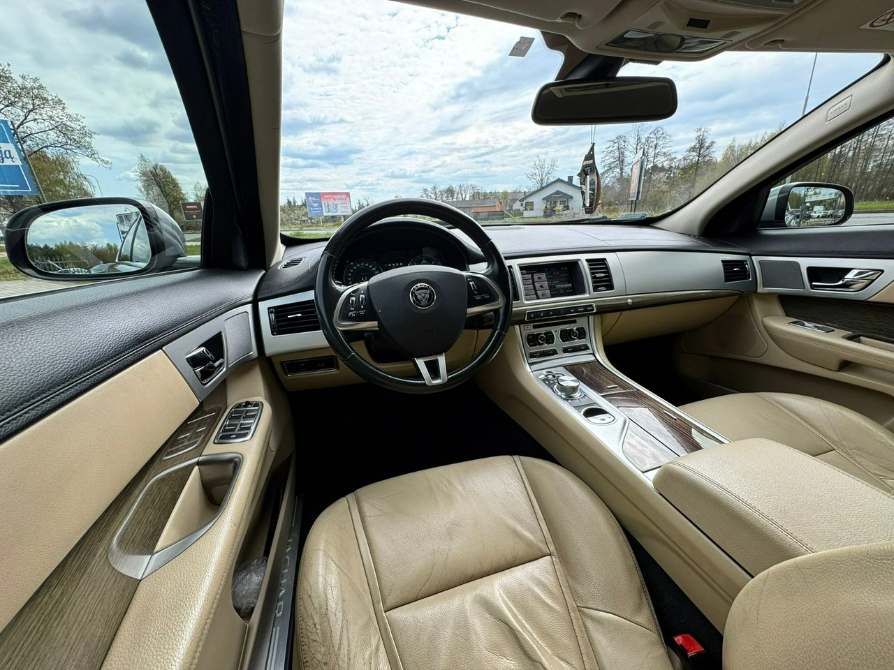 Jaguar XF - Zdjęcie 22