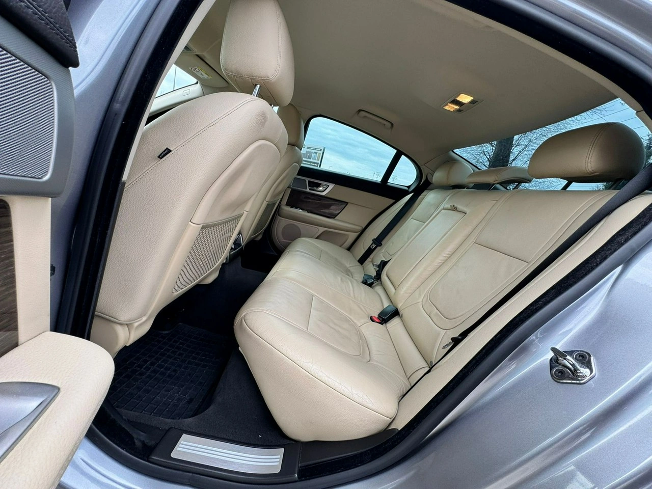 Jaguar XF - Zdjęcie 24