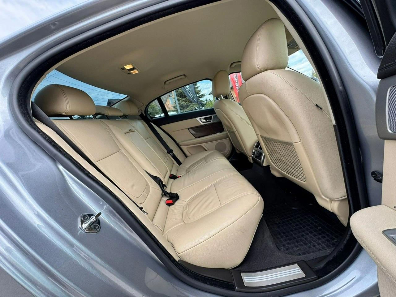 Jaguar XF - Zdjęcie 25