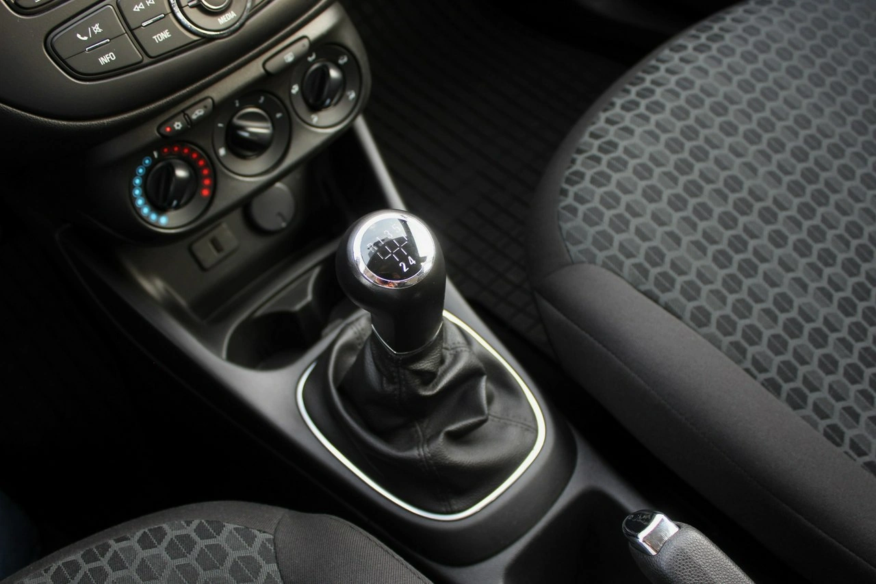 Opel Corsa - Zdjęcie 16