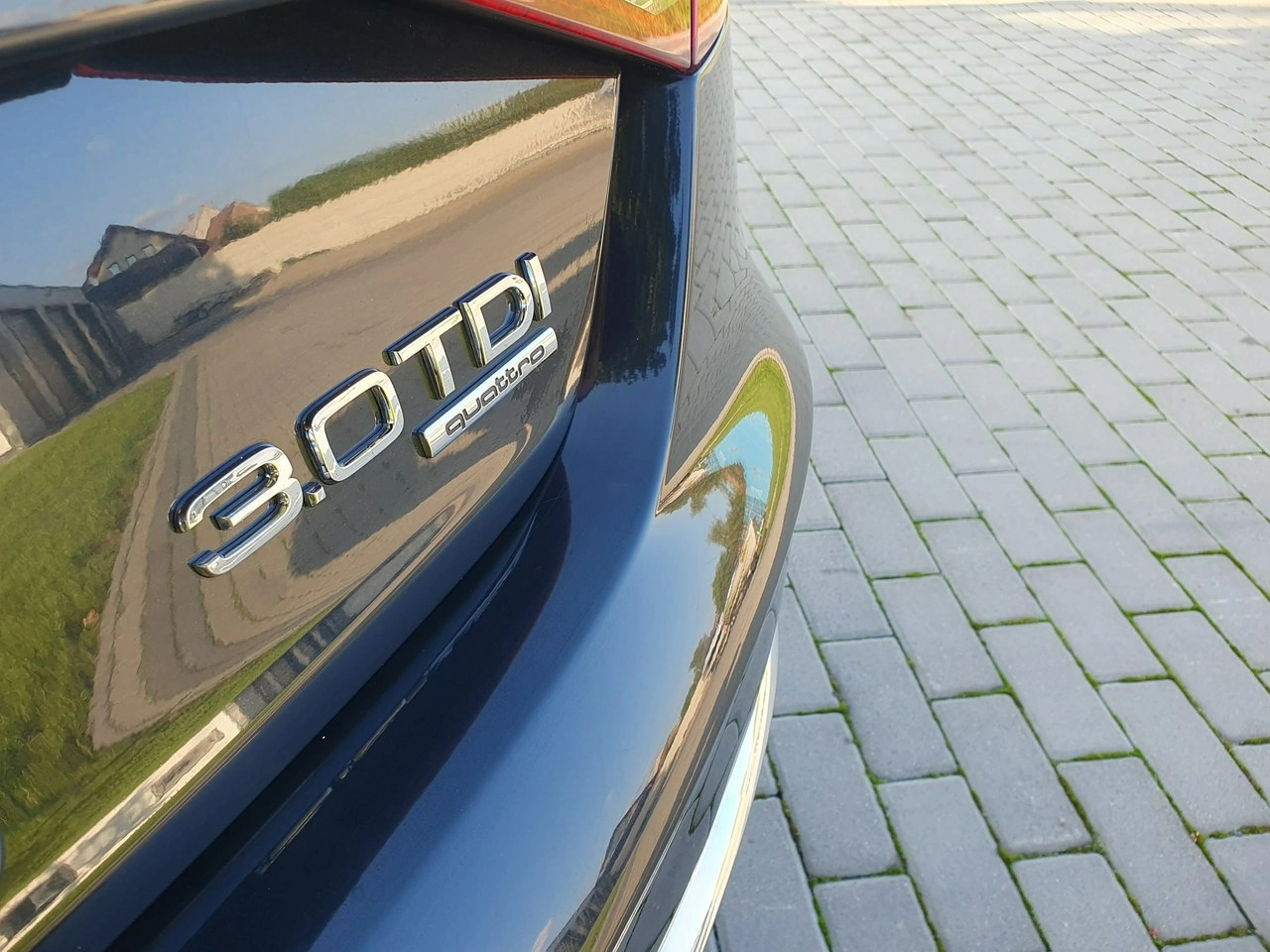 Audi A8 - Zdjęcie 12