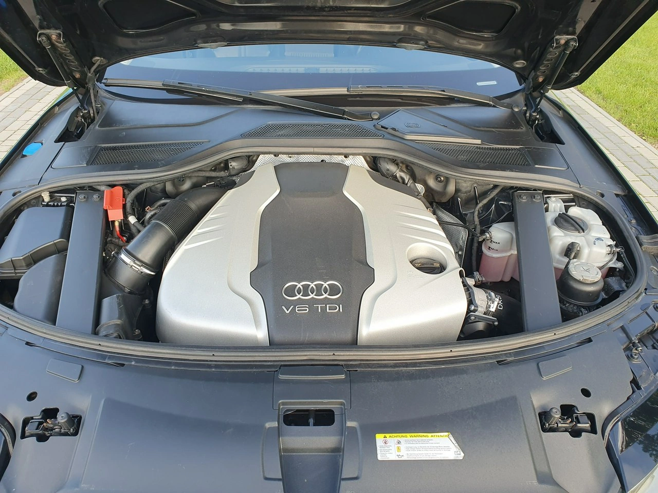 Audi A8 - Zdjęcie 15