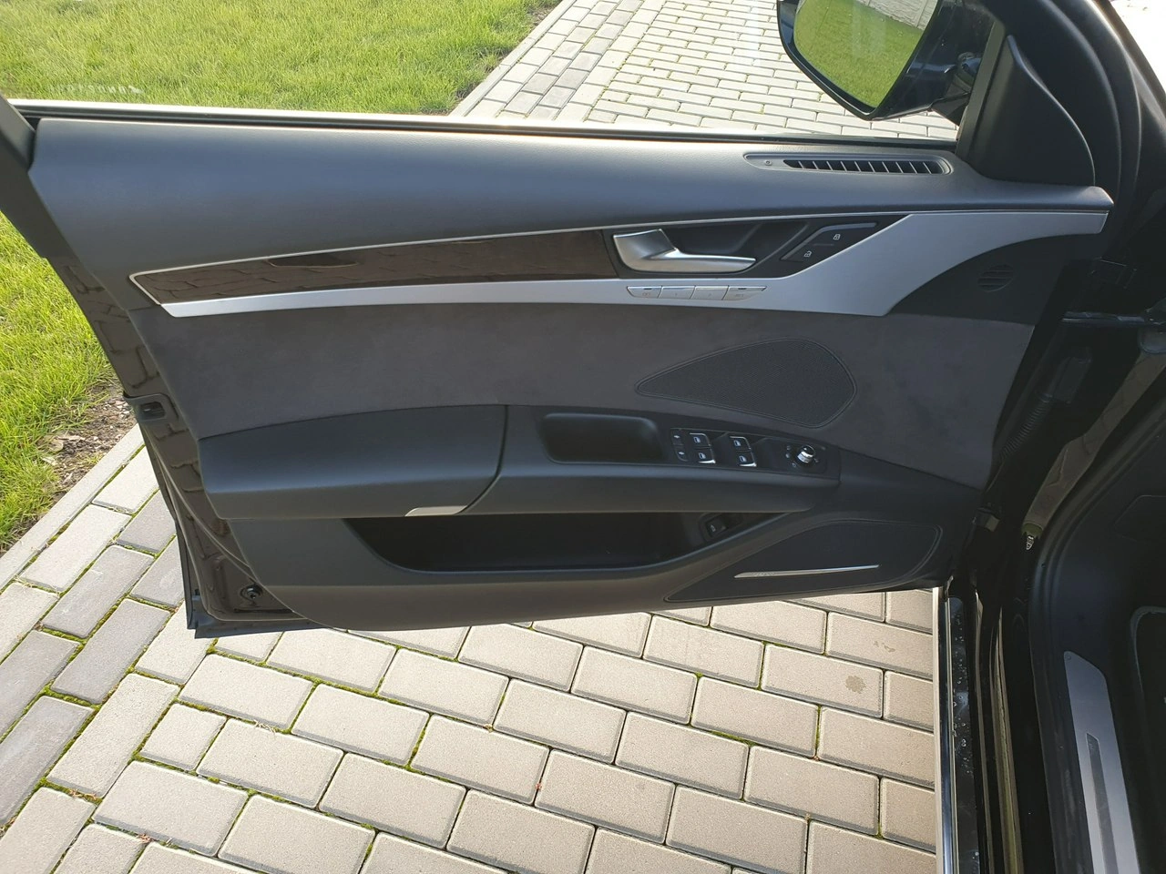 Audi A8 - Zdjęcie 19