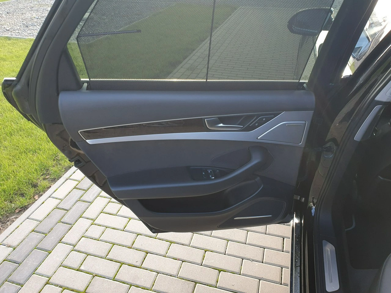 Audi A8 - Zdjęcie 23