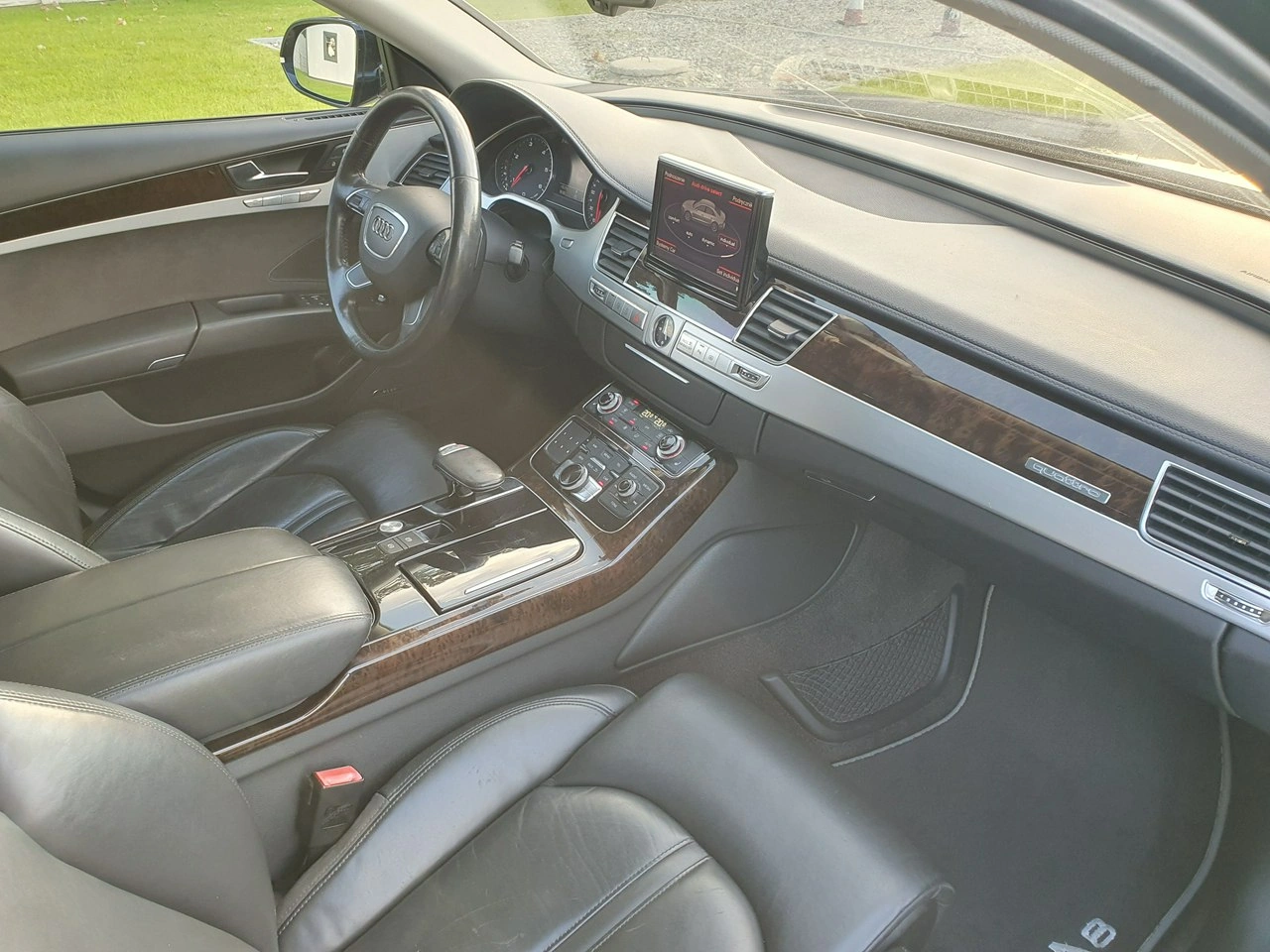 Audi A8 - Zdjęcie 24