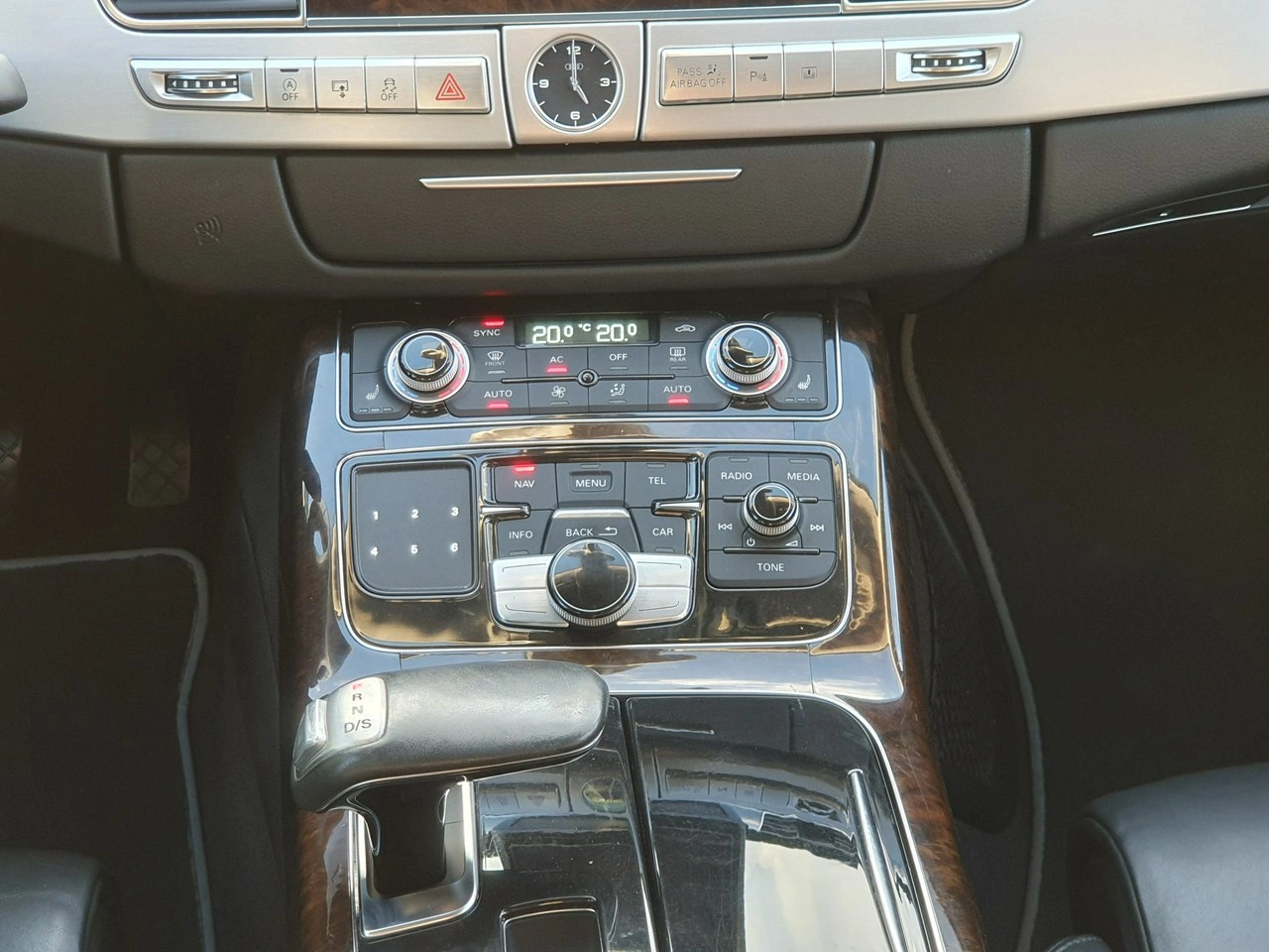 Audi A8 - Zdjęcie 35