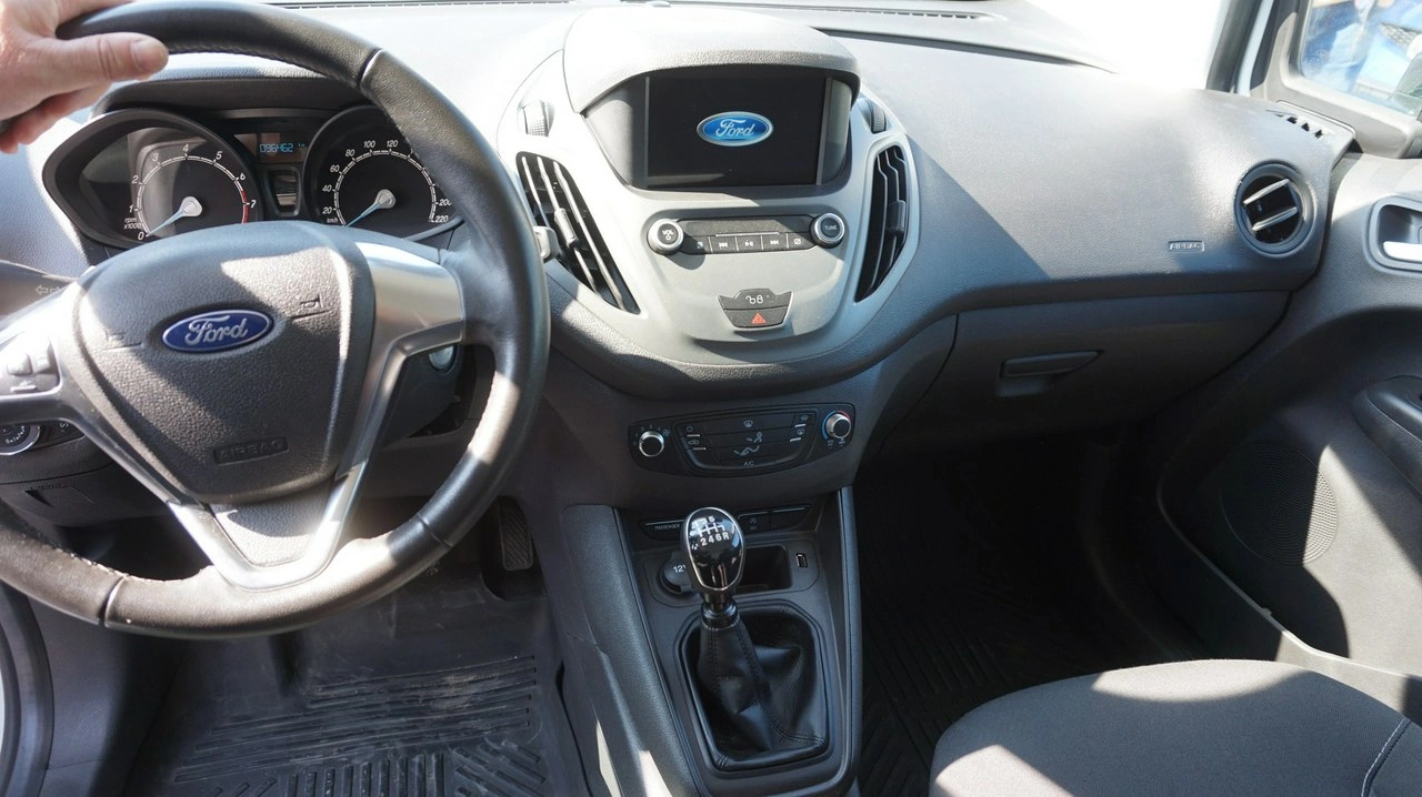 Ford Transit Courier - Zdjęcie 9