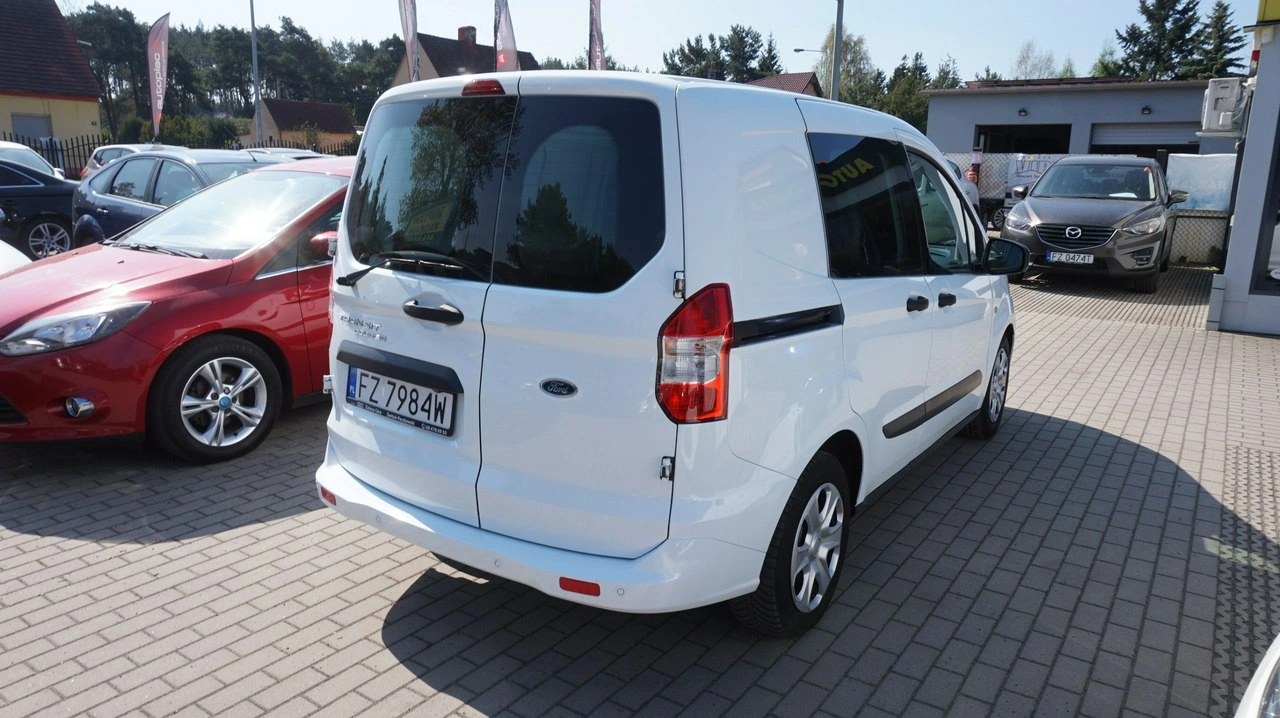 Ford Transit Courier - Zdjęcie 4
