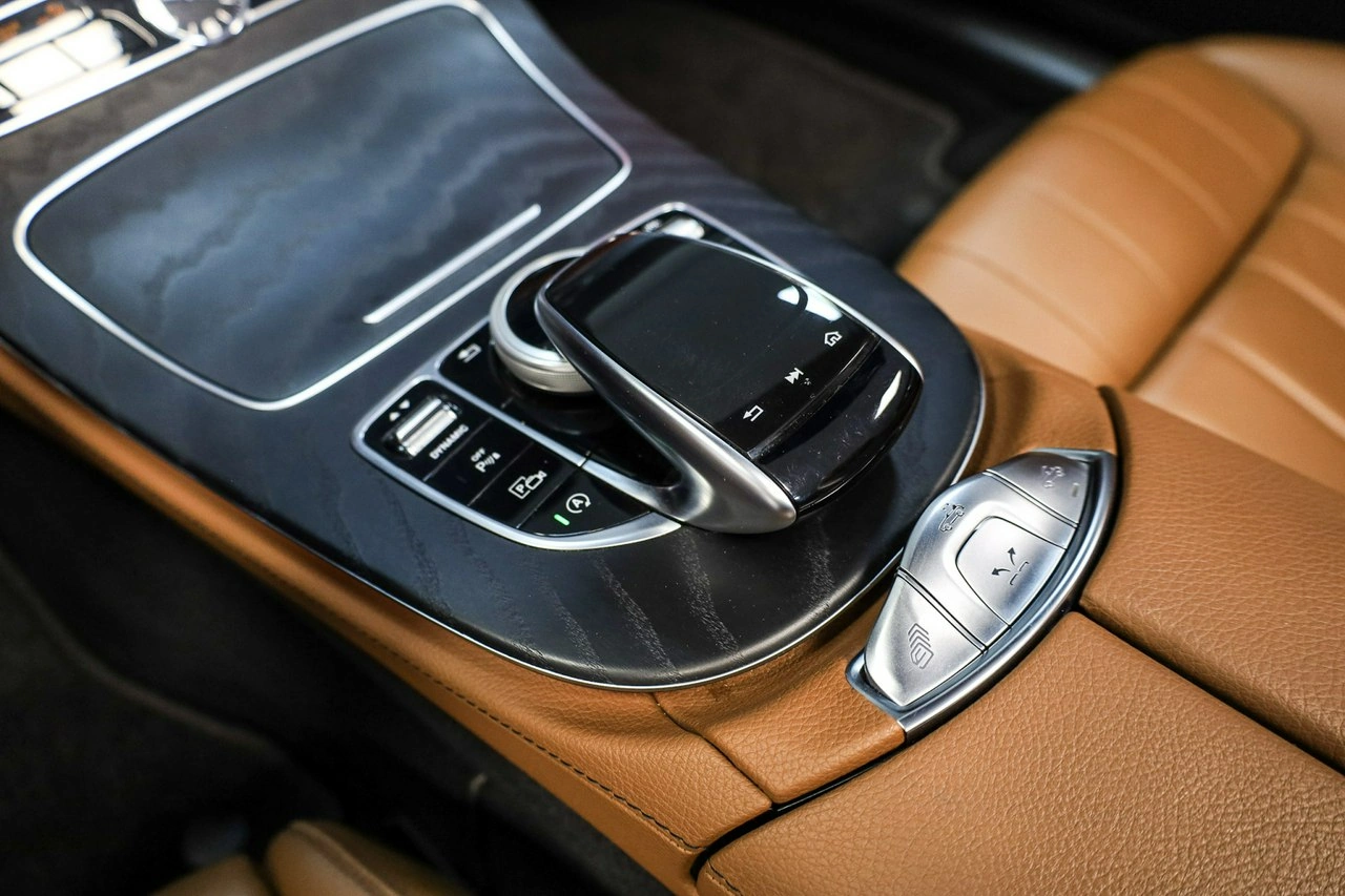 Mercedes E 220 - Zdjęcie 22