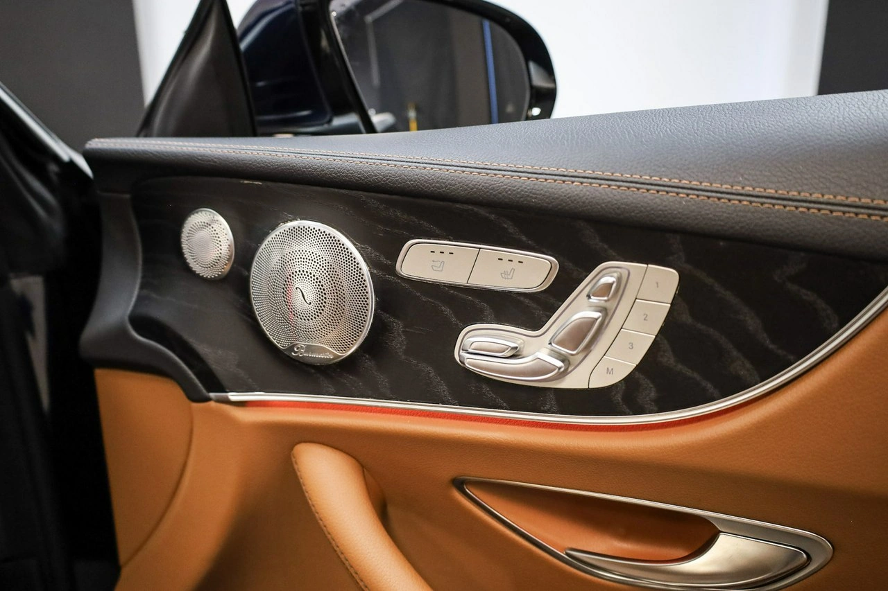 Mercedes E 220 - Zdjęcie 25