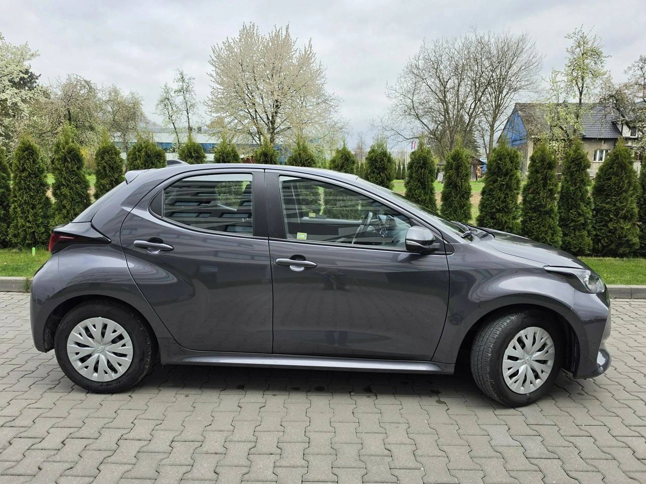 Toyota Yaris - Zdjęcie 10